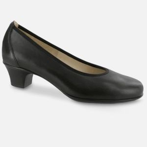 SAS Milano 8.5W Black Pumps New